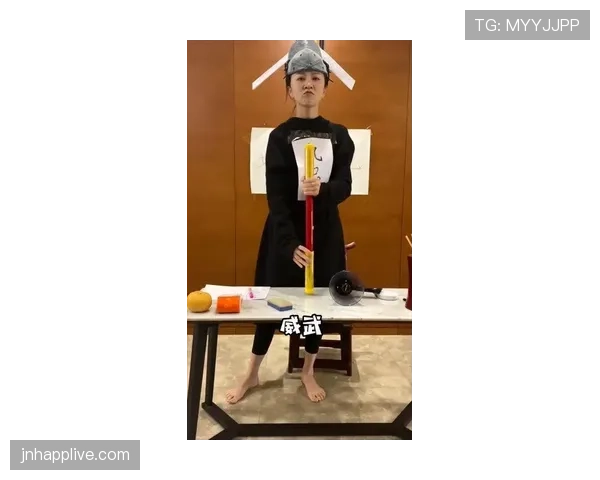 施洋上场像主角，回家像隔壁大哥，鞋包价钱看一眼就想删购物车